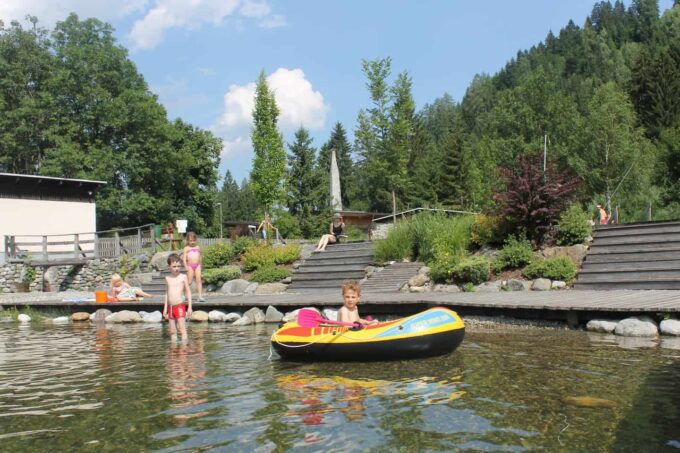 Zwemmen: Natuurzwembad Waldbad Mauthen